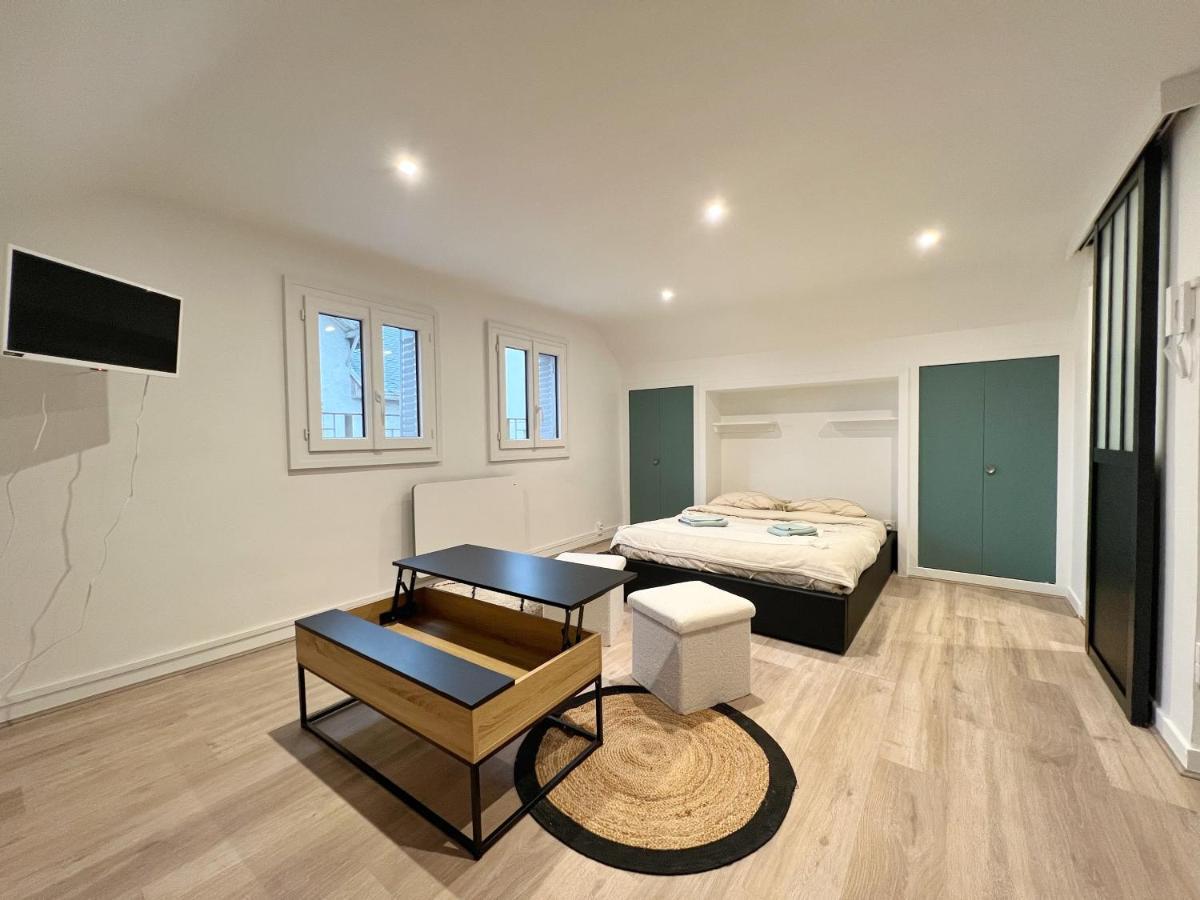 Pres Riants Apartment
